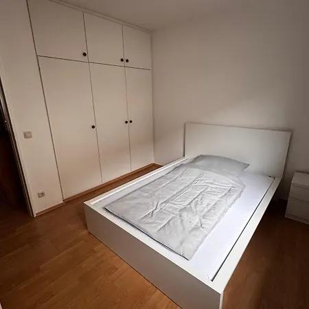 Grosse Verkehrsguenstig Im Zentrum Duisburgs