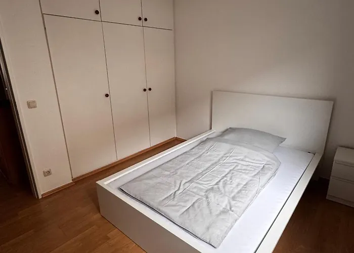 Grosse Verkehrsguenstig Im Zentrum Duisburgs